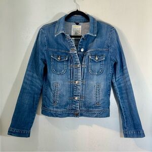 J.Crew-denim 98% cotton 2% spandex med.wash jacket with 4 pockets.Size XS